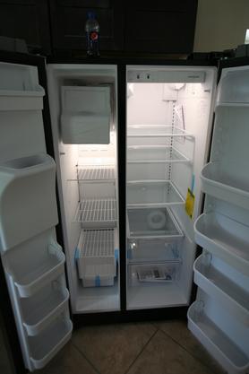 STAINLESS STEEL FRENCH DOOR FRIDGE