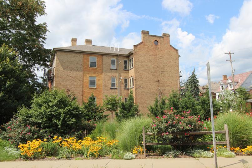 16 UNIT APARTMENT BUILDING FOR SALE IN PITTSBURGH'S NORTH SHORE