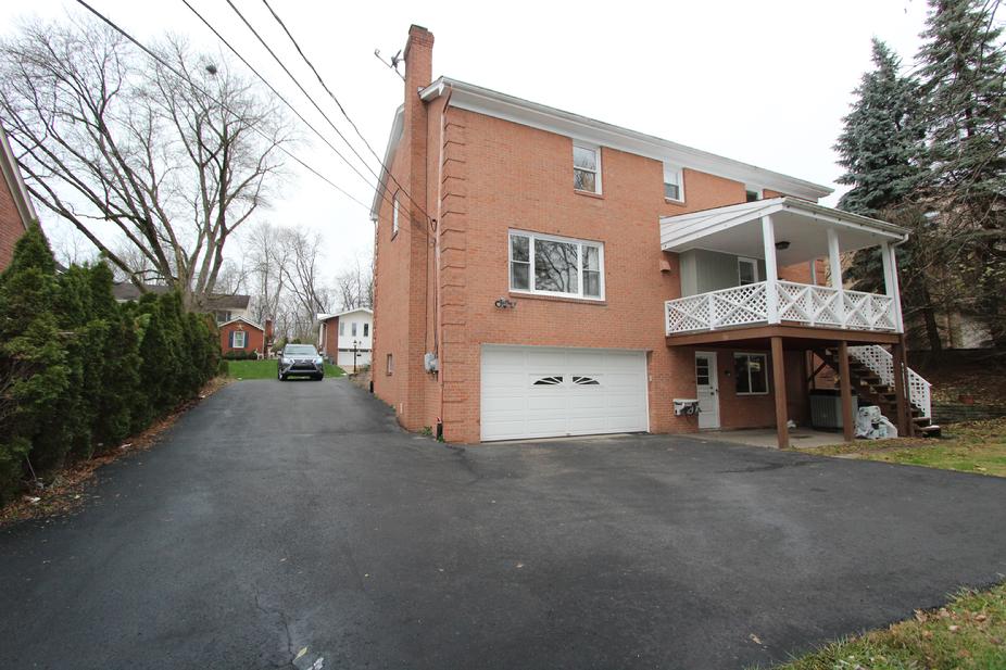 Mt. Lebanon PA 4 bedroom house for sale with double driveway and 2 car garage for sale