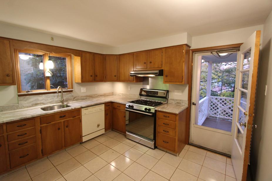 Mt. Lebanon PA 4 bedroom house for sale with double driveway and 2 car garage for sale