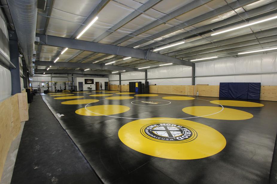 ATHLETIC TRAINING SHARED SPACE FOR RENT NEAR SEWICKLEY PA