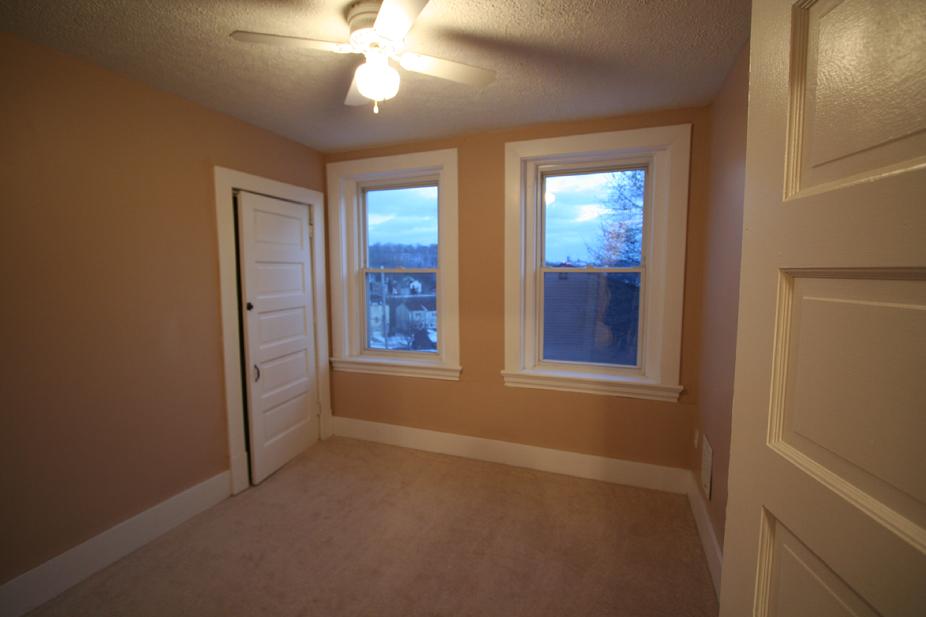 PITTSBURGH 4 BEDROOM HOUSE FOR SALE NEAR NORTH SHORE IN BRIGHTON HEIGHTS
