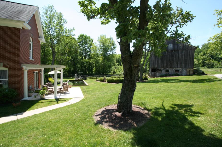 30 ACRE LUXURY FARM HOUSE WITH LARGE BARN & GUEST HOME