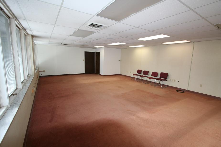 950 SF OFFICE SPACE FOR RENT PITTSBURGH PA KENNEDY TWP