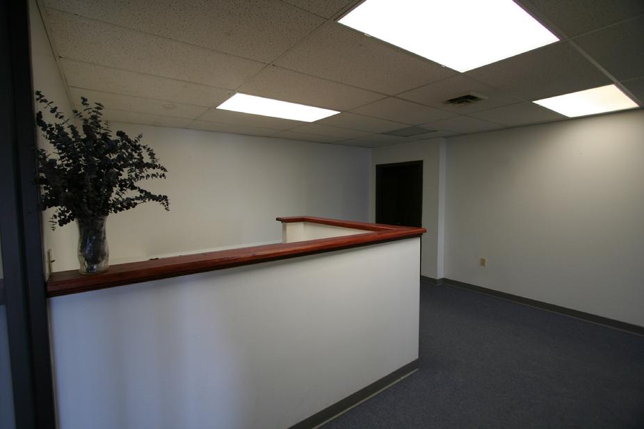 PRIME OFFICE SPACE FOR RENT KENNEDY TWP PA