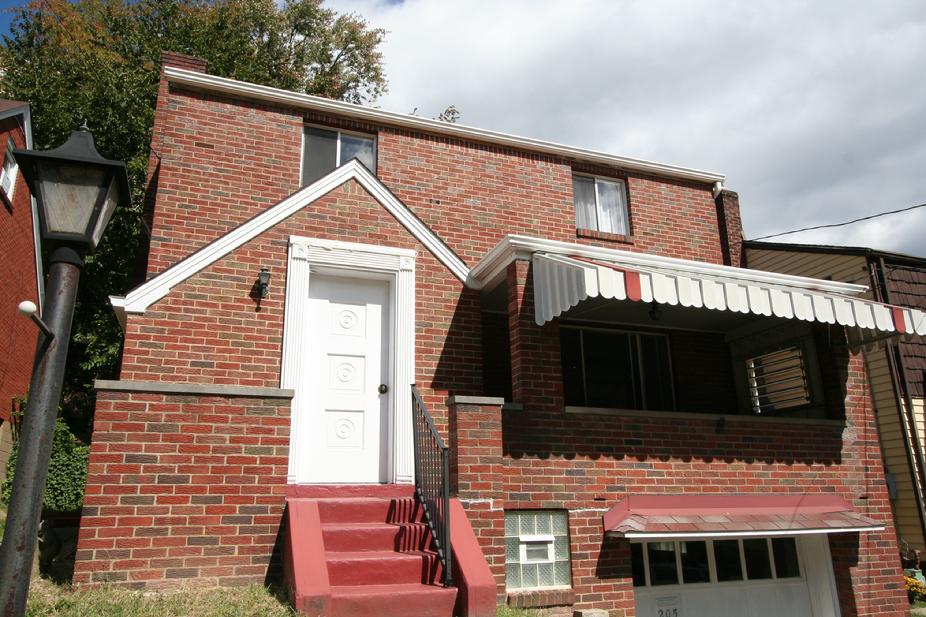 MUNHALL PA 3 BEDROOM 2 BATH WITH GARAGE FOR SALE