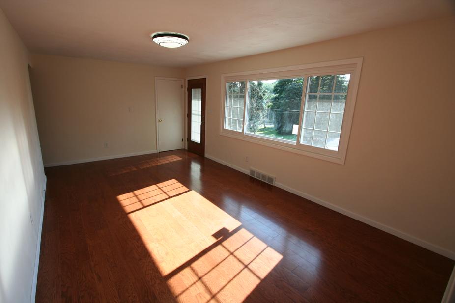 NEWLY RENOVATED 3 BEDROOM HOME NEAR UPMC EAST PITTSBURGH PA