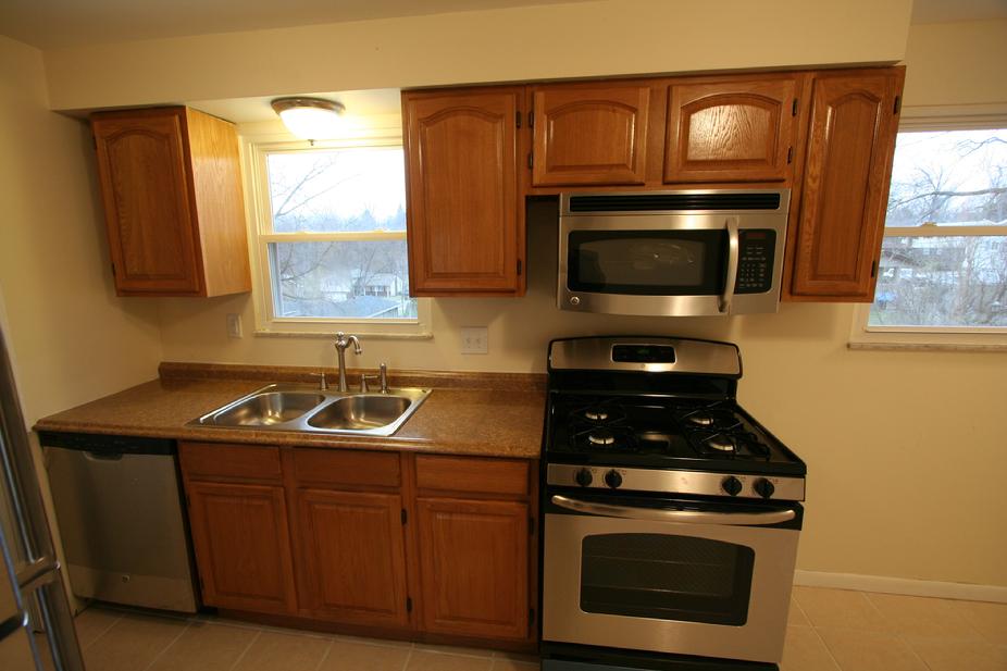 3 BEDROOM 2 BATH HOUSE FOR SALE NEAR BEAVER VALLY MALL, MONACA, PA