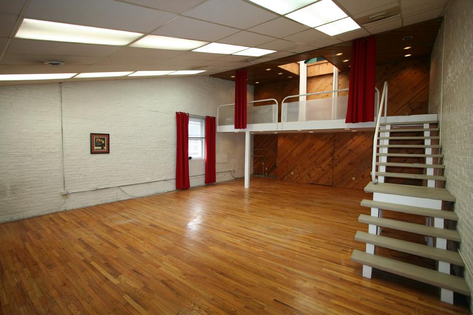 STUDIO SPACE FOR RENT DOWNTOWN PITTSBURGH NEAR POINT PARK