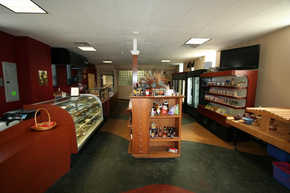 COMMERCIAL RETAIL BUILDING FOR SALE IN GIBSONIA PA