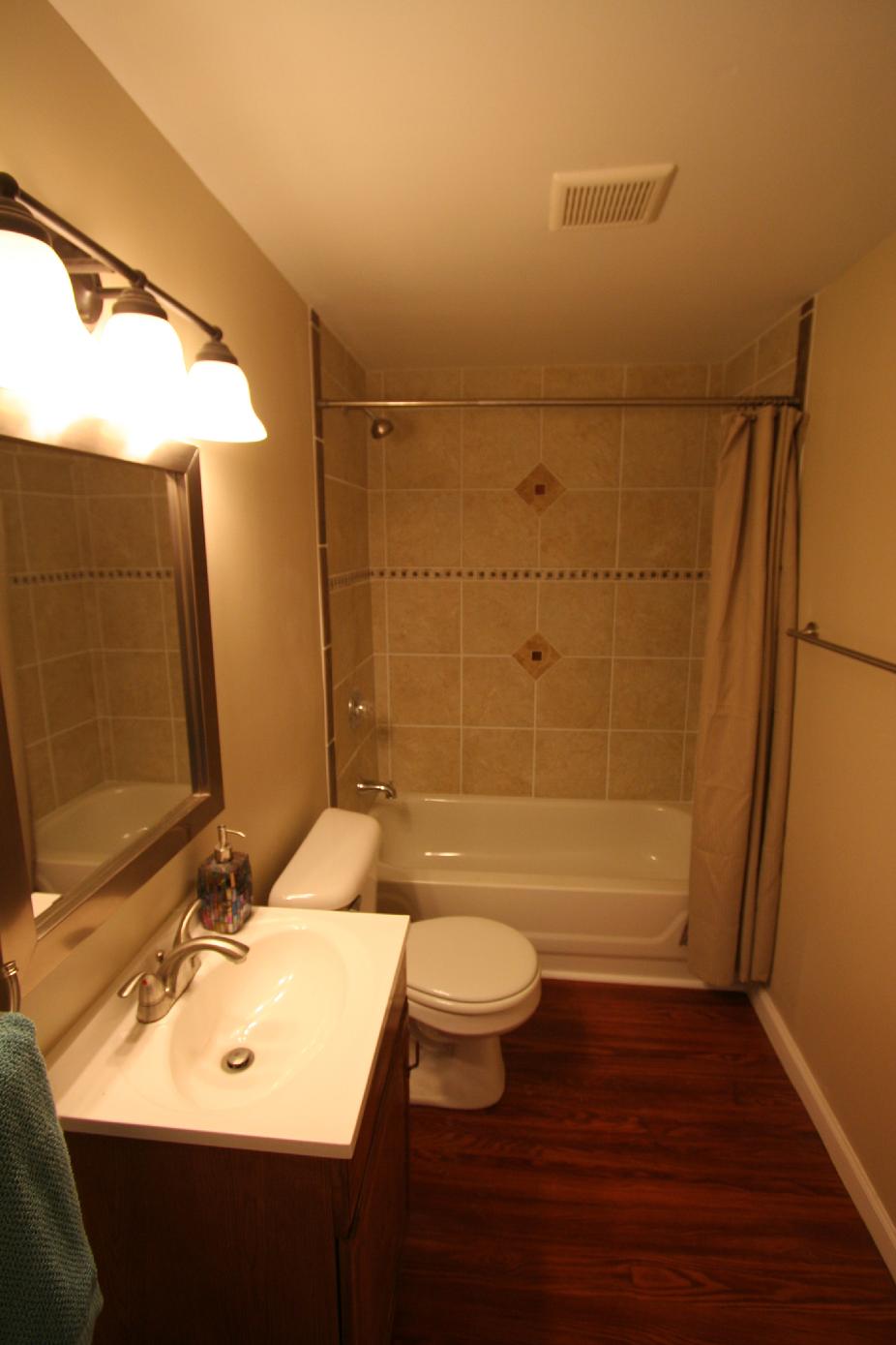 FIRST FLOOR BATHROOM